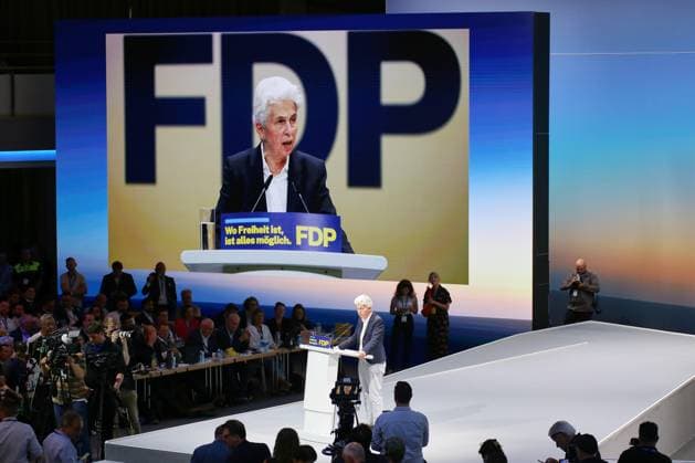Berlin, Deutschland, 30.05.2026: Estrel: 77. Bundesparteitag der FDP: Marie-Agnes Strack-Zimmermann hält eine Rede und bewirbt sich für den Parteivorsitz *** Berlin, Germany, 30 05 2026 Estrel 77 Federal Party Conference of the FDP Marie Agnes Strack Zimmermann gives a speech and applies for the party chairmanship Copyright: xdtsxNachrichtenagenturx dts_121170
