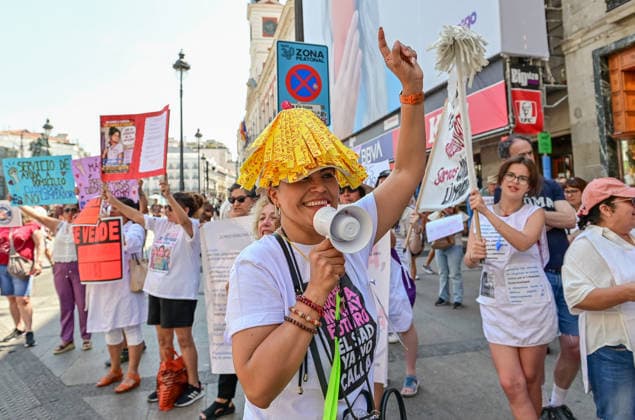May 30, 2026, Madrid, Madrid, SPAIN: Home Care Service (SAD) workers take part in a protest at Puerta del Sol in Madrid, Spain. Participants gathered to demonstrate and express their demands regarding the Home Care Service sector. Madrid SPAIN - ZUMAz108 20260530_znp_z108_023 Copyright: xRichardxZubelzux