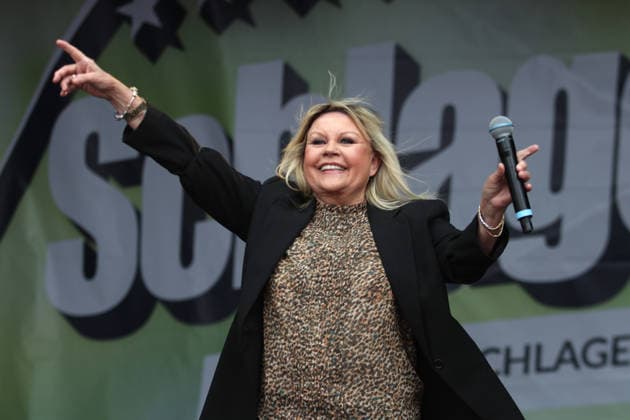 Entertainment Bilder des Tages Gaby Baginsky beim SchlagerOlymp 2026 Auftritt beim Schlagerfestival am 30.05.2026 auf dem Zentralen Festplatz in Berlin. *** Gaby Baginsky at SchlagerOlymp 2026 Performance at the Schlagerfestival on 30 05 2026 at the Central Festival Square in Berlin Copyright: xmix1x