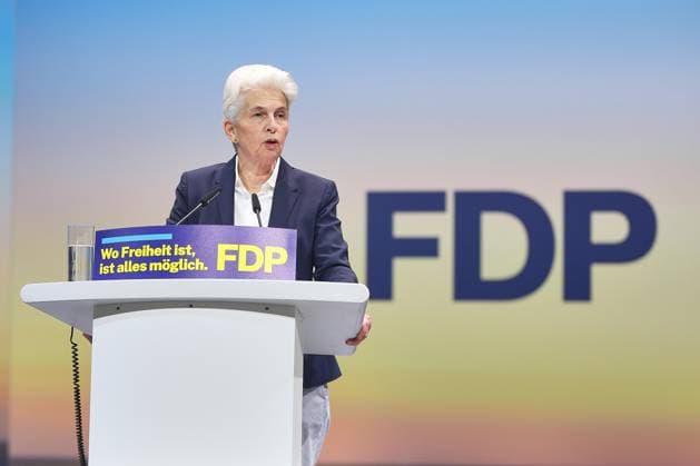 Berlin, Deutschland, 30.05.2026: Estrel: 77. Bundesparteitag der FDP: Marie-Agnes Strack-Zimmermann hält eine Rede und bewirbt sich für den Parteivorsitz *** Berlin, Germany, 30 05 2026 Estrel 77 Federal Party Conference of the FDP Marie Agnes Strack Zimmermann gives a speech and applies for the party chairmanship Copyright: xdtsxNachrichtenagenturx dts_121178
