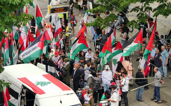 30.05.2026, Berlin - Deutschland. Demo Pro Palästina Free Palestine an der Eberswalder Straße. *** 30 05 2026, Berlin Germany Demo Pro Palestine Free Palestine at Eberswalder Straße