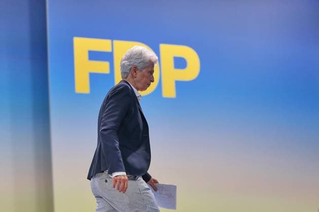 Berlin, Deutschland, 30.05.2026: Estrel: 77. Bundesparteitag der FDP: Marie-Agnes Strack-Zimmermann nach ihrer Rede, in der sie sich für den Parteivorsitz beworben hat *** Berlin, Germany, 30 05 2026 Estrel 77 Federal Party Conference of the FDP Marie Agnes Strack Zimmermann after her speech in which she stood for the party chairmanship Copyright: xdtsxNachrichtenagenturx dts_121183