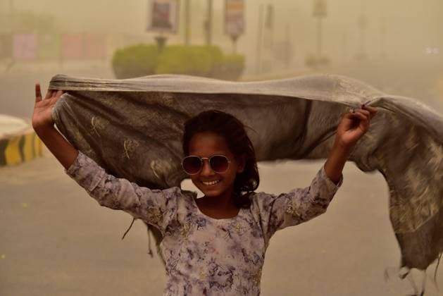 A woman covers herself amid a dust storm Bikaner, May 30 (ANI): A woman covers herself amid a dust storm, in Bikaner on Saturday. Bikaner Rajasthan India Copyright: xANIx ANI_20260530162