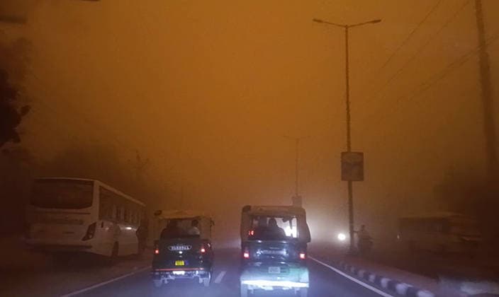 RECORD DATE NOT STATED A massive sandstorm hits Bikaner Bikaner, May 30 (ANI): Vehicles commute amid massive sandstorm engulfing traffic structures, in Bikaner on Saturday. (ANI Video Grab) Bikaner Rajasthan India Copyright: xANIx ANI_20260530174