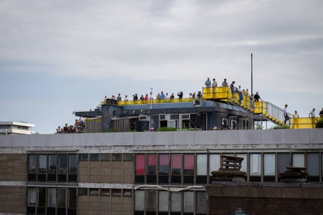 Rotterdam Rooftop Days event held in the Netherlands ROTTERDAM, NETHERLANDS - MAY 30: A view of the open roofs as visitors walk from roof to roof, exploring 12 interconnected rooftops via stairs and bridges and enjoying views of the city in Rotterdam, Netherlands, on May 30, 2026. The Rotterdam Rooftop Days Foundation has organized the 11th edition of the Rotterdam Rooftop Days event. The flat rooftops of 42 buildings in the city center were opened to the public. Abdullah Asiran Anadolu Rotterdam Netherlands. Editorial use only. Please get in touch for any other usage.  Copyright: x2026xAnadoluxAbdullahxAsiranx