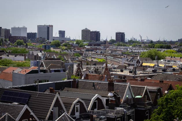 Rotterdam Rooftop Days event held in the Netherlands ROTTERDAM, NETHERLANDS - MAY 30: City view from the rooftops as visitors walk from roof to roof, exploring 12 interconnected rooftops via stairs and bridges and enjoying views of the city in Rotterdam, Netherlands, on May 30, 2026. The Rotterdam Rooftop Days Foundation has organized the 11th edition of the Rotterdam Rooftop Days event. The flat rooftops of 42 buildings in the city center were opened to the public. Abdullah Asiran Anadolu Rotterdam Netherlands. Editorial use only. Please get in touch for any other usage.  Copyright: x2026xAnadoluxAbdullahxAsiranx