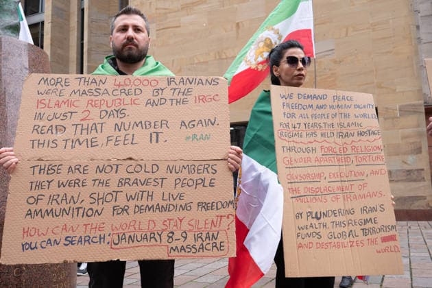 May 30, 2026, Glasgow, Scotland, UK: Members of Scotlands Iranian community opposed to the Islamic regime held a demonstration highlighting alleged human rights abuses against political prisoners, as well as the regimes use of capital punishment. The protest mainly focused on the treatment of those imprisoned following demonstrations in Iran earlier this year, while also acknowledging the recent partial restoration of internet access in the country. Glasgow UK  - ZUMAs357 20260530_zip_s357_012 Copyright: xCameronxScottx