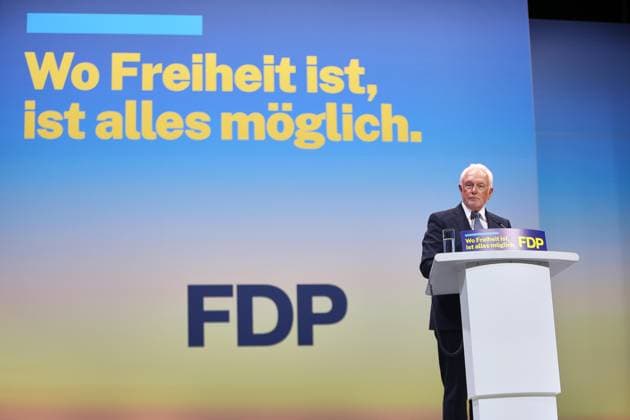 Berlin, Deutschland, 30.05.2026: Estrel: 77. Bundesparteitag der FDP: Wolfgang Kubicki am Abend bei seiner Grundsatzrede als neuer Parteichef *** Berlin, Germany, 30 05 2026 Estrel 77 Federal Party Conference of the FDP Wolfgang Kubicki in the evening during his keynote speech as the new party leader Copyright: xdtsxNachrichtenagenturx dts_121213