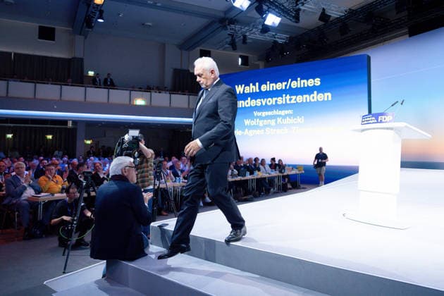 77. Ordentlicher Bundesparteitag, FDP, Berlin Berlin, FDP, 77. Ordentlicher Bundesparteitag, Freie Demokraten, Estrel, Bundesvorsitzender, Wolfgang Kubicki Berlin Berlin GER *** 77 Ordinary Federal Party Conference, FDP, Berlin Berlin, FDP, 77 Ordinary Federal Party Conference, Free Democrats, Estrel, Federal Chairman, Wolfgang Kubicki Berlin Berlin GER
