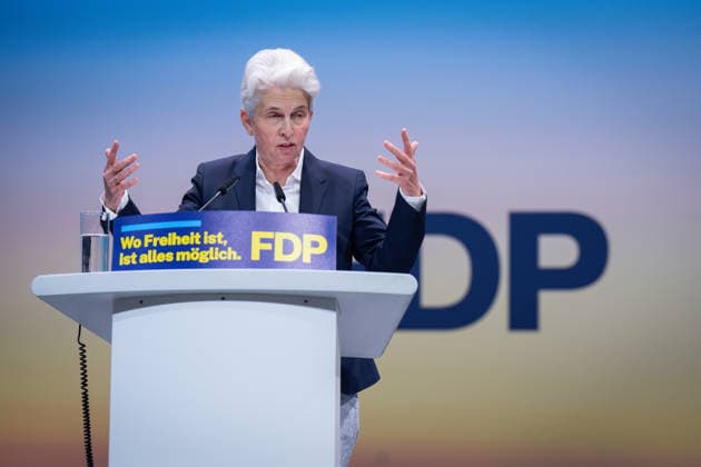 77. Ordentlicher Bundesparteitag, FDP, Berlin Berlin, FDP, 77. Ordentlicher Bundesparteitag, Freie Demokraten, Estrel, Marie-Agnes Strack-Zimmermann Berlin Berlin GER *** 77 Ordinary Federal Party Conference, FDP, Berlin Berlin, FDP, 77 Ordinary Federal Party Conference, Free Democrats, Estrel, Marie Agnes Strack Zimmermann Berlin Berlin GER