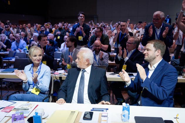 77. Ordentlicher Bundesparteitag, FDP, Berlin Berlin, FDP, 77. Ordentlicher Bundesparteitag, Freie Demokraten, Estrel, Bundesvorsitzender, Wolfgang Kubicki, Annette Marberth-Kubicki Berlin Berlin GER *** 77 Ordinary Federal Party Conference, FDP, Berlin Berlin, FDP, 77 Ordinary Federal Party Conference, Free Democrats, Estrel, Federal Chairman, Wolfgang Kubicki, Annette Marberth Kubicki Berlin Berlin GER