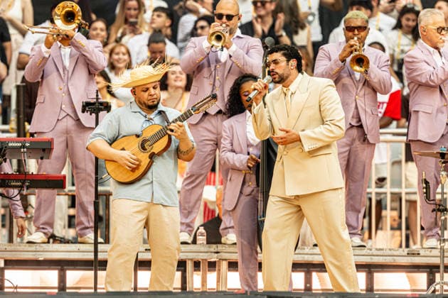 Bad Bunny performs at the Metropolitano Madrid Singer Bad Bunny performs during a concert at the Riyadh Air Metropolitano on May 30, 2026, in Madrid Spain The Puerto Rican artist will perform ten concerts in the capital between May 30 and June 15 as part of his DeBÍ TiRAR MáS FOToS World Tour 30 MAY 2026 CONCERT MUSIC PUERTO RICO PUERTORRICAN SINGER DTMF TOUR WORLD TOUR Madrid Madrid Spain  Copyright: xRicardoxRubiox 7561187