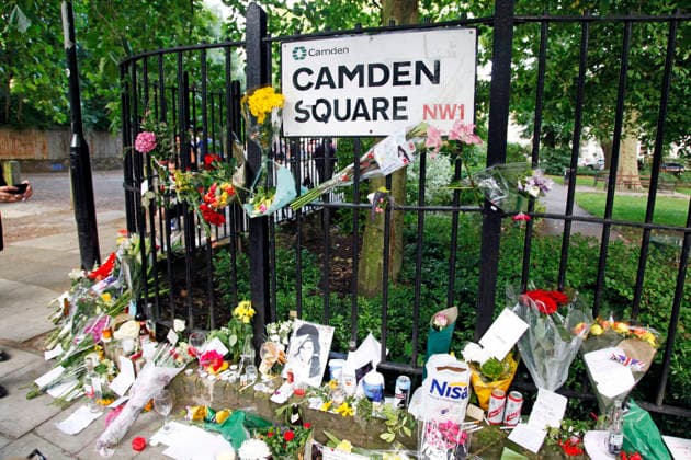 Flowers left by mourners after the death of Amy Winehouse Flowers, gifts and memorabilia left by mourners in Camden Square in London outside the house of Amy Winehouse on the 24th July 2011 after her death in London, England London Spain Copyright: xPaulxBrownx