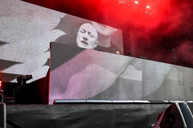 Konzert von Paul Kalkbrenner in Mönchengladbach ** NUR FÜR REDAKTIONELLE ZWECKE ** EDITORIAL USE ONLY **<p>Gut 9400 Menschen feiern am Samstag, 30. Mai 2026 beim DJ-Set von Paul Kalkbrenner im Sparkassenpark in Mönchengladbach. Deutschland NRW Mönchengladbach Copyright: VladimirxWegener *** Concert by Paul Kalkbrenner in Mönchengladbach FOR EDITORIAL PURPOSES ONLY EDITORIAL USE ONLY p A good 9400 people celebrate on Saturday, May 30, 2026 during Paul Kalkbrenners DJ set at Sparkassenpark in Mönchengladbach Germany NRW Mönchengladbach Copyright VladimirxWegener Copyright: VladimirxWegener doc862qr59bkon1e50ejjlz ,EDITORIAL USE ONLY