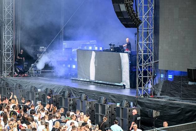 Konzert von Paul Kalkbrenner in Mönchengladbach ** NUR FÜR REDAKTIONELLE ZWECKE ** EDITORIAL USE ONLY **<p>Gut 9400 Menschen feiern am Samstag, 30. Mai 2026 beim DJ-Set von Paul Kalkbrenner im Sparkassenpark in Mönchengladbach. Deutschland NRW Mönchengladbach Copyright: VladimirxWegener *** Concert by Paul Kalkbrenner in Mönchengladbach FOR EDITORIAL PURPOSES ONLY EDITORIAL USE ONLY p A good 9400 people celebrate on Saturday, May 30, 2026 during Paul Kalkbrenners DJ set at Sparkassenpark in Mönchengladbach Germany NRW Mönchengladbach Copyright VladimirxWegener Copyright: VladimirxWegener doc862qs188jq1xh20baav ,EDITORIAL USE ONLY