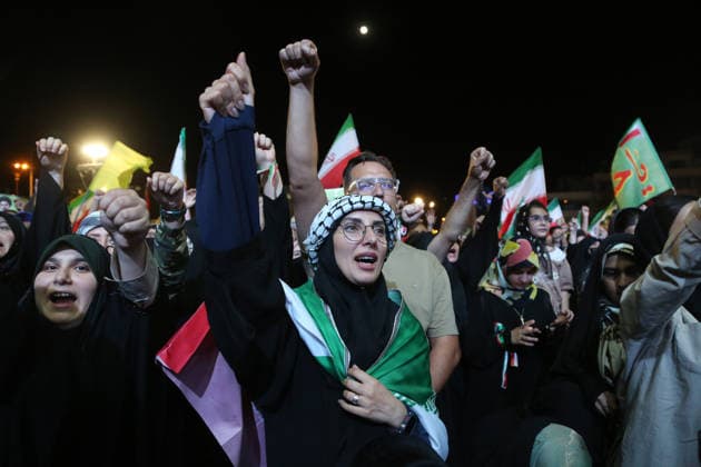Thousands gather in Tehran to protest US and Israeli attacks TEHRAN, IRAN - MAY 30: Thousands of people gather at Revolution Square to protest against the attacks launched by the US and Israel on Iran, in Tehran, Iran, on May 30, 2026. Demonstrators carried Iranian flags and posters of the late Iranian Supreme Leader Ali Khamenei, who lost his life in the attacks, while chanting slogans against the US and Israel. Fatemeh Bahrami Anadolu Tehran Iran. Editorial use only. Please get in touch for any other usage.  Copyright: x2026xAnadoluxFatemehxBahramix