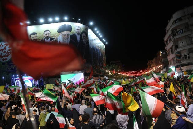 Thousands gather in Tehran to protest US and Israeli attacks TEHRAN, IRAN - MAY 30: Thousands of people gather at Revolution Square to protest against the attacks launched by the US and Israel on Iran, in Tehran, Iran, on May 30, 2026. Demonstrators carried Iranian flags and posters of the late Iranian Supreme Leader Ali Khamenei, who lost his life in the attacks, while chanting slogans against the US and Israel. Fatemeh Bahrami Anadolu Tehran Iran. Editorial use only. Please get in touch for any other usage.  Copyright: x2026xAnadoluxFatemehxBahramix