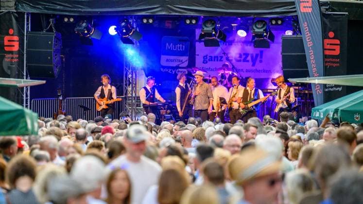 Hattingen: Altstadtfest 2026 - Der Samstag ** NUR FÜR REDAKTIONELLE ZWECKE ** EDITORIAL USE ONLY **<p>Pfefferminzprinz auf dem Altstadtfest in Hattingen am Samstag, den 30. Mai 2026. Hattingen Copyright: UwexErnst *** Hattingen Old Town Festival 2026 The Saturday FOR EDITORIAL PURPOSES ONLY EDITORIAL USE ONLY p Peppermint Prince at the Old Town Festival in Hattingen on Saturday, May 30, 2026 Hattingen Copyright UwexErnst Copyright: UwexErnst doc862r18ta5zch9xsua7p ,EDITORIAL USE ONLY
