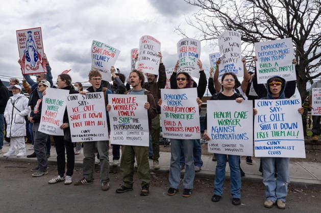 Protest outside Delaney Hall in Newark NEW JERSEY, UNITED STATES - MAY 30: Protesters hold signs against U.S. Immigration and Customs Enforcement (ICE) during a protest outside Delaney Hall in Newark, New Jersey, U.S., May 30, 2026. Mostafa Bassim Anadolu New Jersey United States. Editorial use only. Please get in touch for any other usage.  Copyright: x2026xAnadoluxMostafaxBassimx