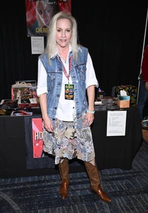 Hollywood Show - Los Angeles 2026 Cherie Currie at the summer 2026 Hollywood Show held at the Marriott Burbank Airport Hotel on May 30 2026 in Burbank, CA. Burbank Los Angeles Marriott Burbank Airport Hotel California USA Copyright: xLisaxOConnorx xAFF-USA.comx
