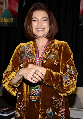 Hollywood Show - Los Angeles 2026 Carolyn Hennesy at the summer 2026 Hollywood Show held at the Marriott Burbank Airport Hotel on May 30 2026 in Burbank, CA. Burbank Los Angeles Marriott Burbank Airport Hotel California USA Copyright: xLisaxOConnorx xAFF-USA.comx