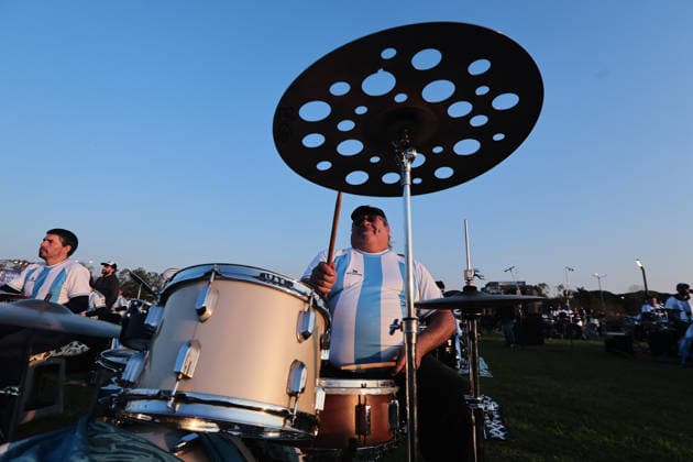 Drummers seek the Guinness World Record with more than 400 drums playing simultaneously in Buenos Aires BUENOS AIRES, ARGENTINA - MAY 30: More than 400 drummers perform simultaneously during the new edition of the Baterias a la Plaza festival at Parque Arroyo Vega in Buenos Aires, Argentina, on May 30, 2026. The event gathered musicians from across the country to share a unique open-air musical experience alongside influential figures of the Argentine drumming scene, as participants played synchronized patterns to create a collective soundscape. Luciano Gonzalez Anadolu Buenos Aires Argentina. Editorial use only. Please get in touch for any other usage.  Copyright: x2026xAnadoluxLucianoxGonzalezx