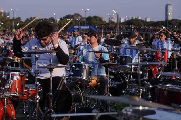 Drummers seek the Guinness World Record with more than 400 drums playing simultaneously in Buenos Aires BUENOS AIRES, ARGENTINA - MAY 30: More than 400 drummers perform simultaneously during the new edition of the Baterias a la Plaza festival at Parque Arroyo Vega in Buenos Aires, Argentina, on May 30, 2026. The event gathered musicians from across the country to share a unique open-air musical experience alongside influential figures of the Argentine drumming scene, as participants played synchronized patterns to create a collective soundscape. Luciano Gonzalez Anadolu Buenos Aires Argentina. Editorial use only. Please get in touch for any other usage.  Copyright: x2026xAnadoluxLucianoxGonzalezx
