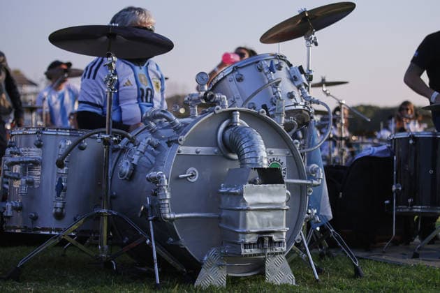 Drummers seek the Guinness World Record with more than 400 drums playing simultaneously in Buenos Aires BUENOS AIRES, ARGENTINA - MAY 30: More than 400 drummers perform simultaneously during the new edition of the Baterias a la Plaza festival at Parque Arroyo Vega in Buenos Aires, Argentina, on May 30, 2026. The event gathered musicians from across the country to share a unique open-air musical experience alongside influential figures of the Argentine drumming scene, as participants played synchronized patterns to create a collective soundscape. Luciano Gonzalez Anadolu Buenos Aires Argentina. Editorial use only. Please get in touch for any other usage.  Copyright: x2026xAnadoluxLucianoxGonzalezx