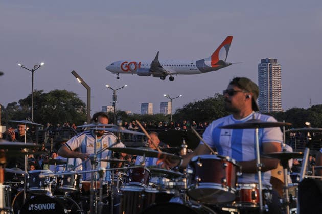 Drummers seek the Guinness World Record with more than 400 drums playing simultaneously in Buenos Aires BUENOS AIRES, ARGENTINA - MAY 30: More than 400 drummers perform simultaneously during the new edition of the Baterias a la Plaza festival at Parque Arroyo Vega in Buenos Aires, Argentina, on May 30, 2026. The event gathered musicians from across the country to share a unique open-air musical experience alongside influential figures of the Argentine drumming scene, as participants played synchronized patterns to create a collective soundscape. Luciano Gonzalez Anadolu Buenos Aires Argentina. Editorial use only. Please get in touch for any other usage.  Copyright: x2026xAnadoluxLucianoxGonzalezx