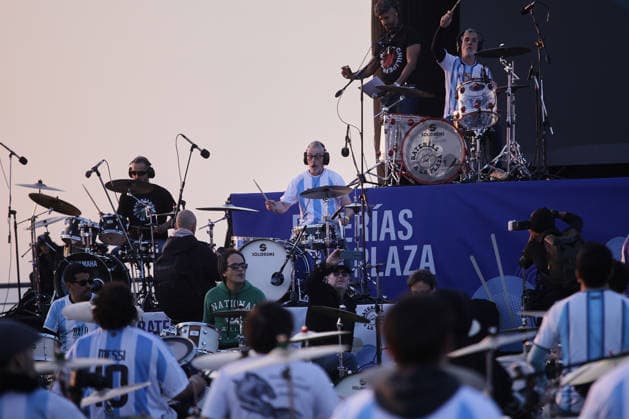 Drummers seek the Guinness World Record with more than 400 drums playing simultaneously in Buenos Aires BUENOS AIRES, ARGENTINA - MAY 30: More than 400 drummers perform simultaneously during the new edition of the Baterias a la Plaza festival at Parque Arroyo Vega in Buenos Aires, Argentina, on May 30, 2026. The event gathered musicians from across the country to share a unique open-air musical experience alongside influential figures of the Argentine drumming scene, as participants played synchronized patterns to create a collective soundscape. Luciano Gonzalez Anadolu Buenos Aires Argentina. Editorial use only. Please get in touch for any other usage.  Copyright: x2026xAnadoluxLucianoxGonzalezx