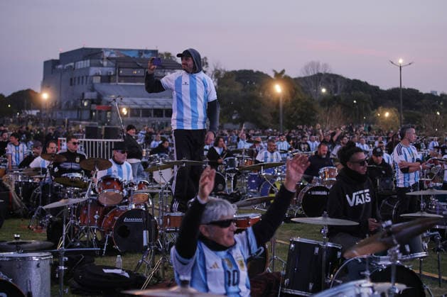 Drummers seek the Guinness World Record with more than 400 drums playing simultaneously in Buenos Aires BUENOS AIRES, ARGENTINA - MAY 30: More than 400 drummers perform simultaneously during the new edition of the Baterias a la Plaza festival at Parque Arroyo Vega in Buenos Aires, Argentina, on May 30, 2026. The event gathered musicians from across the country to share a unique open-air musical experience alongside influential figures of the Argentine drumming scene, as participants played synchronized patterns to create a collective soundscape. Luciano Gonzalez Anadolu Buenos Aires Argentina. Editorial use only. Please get in touch for any other usage.  Copyright: x2026xAnadoluxLucianoxGonzalezx