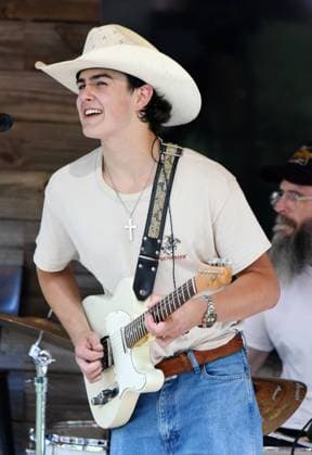 Rocco Gorelik on stage for 90s Country Night with Rocco Gorelik & Band in Concert, The Painted Horse Winery & Vineyards, Milton, GA, May 30, 2026. Photo By: Derek Storm Everett Collection 90s Country Night with Rocco Gorelik & Band in Concert PUBLICATIONXNOTxINxCANxCHNxFRAxITAxJPNxNORxPOLxRUSxESPxUKxUSA