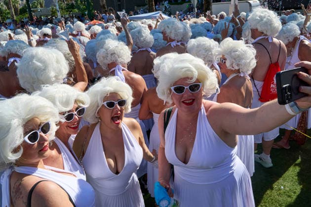 May 30, 2026, Palm Springs, California, USA: Thousands of people and more than 1,000 participants dressed as Marilyn Monroe gather in downtown Palm Springs, California, during an event celebrating the 100th anniversary of Monroe s birth on May 30, 2026. Organizers announced that 1,034 participants took part, surpassing the previous Guinness World Record for the largest gathering of people dressed as Marilyn Monroe. The event was held near the city s iconic 26-foot-tall Marilyn Monroe statue and attracted visitors from across the United States and beyond. Palm Springs USA - ZUMAi11_ 20260530_aap_i11_003 Copyright: xIanxL.xSitrenx