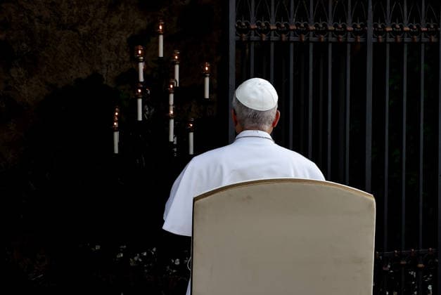 May 30, 2026. Vatican City - POPE LEO XIV leads the World Holy Rosary on the occasion of the conclusion of the Marian month inside the Vatican Gardens at the Vatican. EvandroInetti_via ZUMA Wire Vatican City State - ZUMAi15_ 20260530_zaf_i15_045 Copyright: xEvandroxInettix