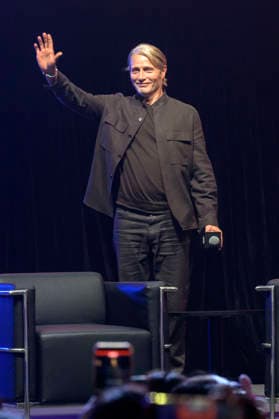 Mads Mikkelsen auf der Hong Kong Comic Con 2026 im Hong Kong Convention and Exhibition Centre. Hongkong, 31.05.2026 *** Mads Mikkelsen at the Hong Kong Comic Con 2026 at the Hong Kong Convention and Exhibition Center Hong Kong, 31 05 2026 Foto:xJ.xRussellx xFuturexImagex comic_con_6593