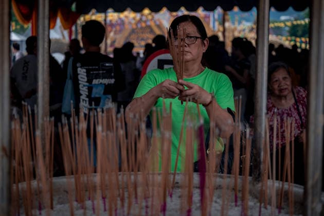 Vesak Day celebration in Malaysia SELANGOR, MALAYSIA - MAY 31: Buddhist devotees gathered at Wat Chetawan to perform a religious ceremony in conjunction with the Vesak Day Celebration in Selangor, Malaysia on May 31, 2026. Syaiful Redzuan Anadolu Selangor Malaysia. Editorial use only. Please get in touch for any other usage.  Copyright: x2026xAnadoluxSyaifulxRedzuanx