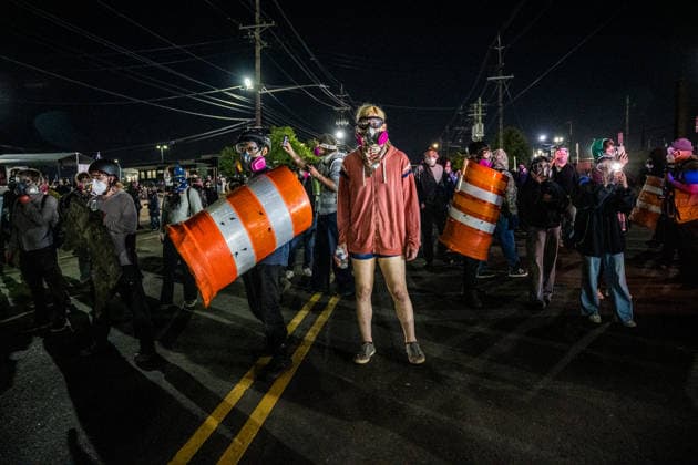 Clashes outside ICE Detention Facility in New Jersey NEW JERSEY, UNITED STATES - MAY 30: Protestors and New Jersey State Police clash outside Delaney Hall, a private prison being used as an ICE detention center, in Newark, New Jersey, United States on May 30, 2026. Delaney Hall has been the site of ongoing protests due to poor living conditions for ICE detainees. Thomas Hengge Anadolu New Jersey United States. Editorial use only. Please get in touch for any other usage.  Copyright: x2026xAnadoluxThomasxHenggex
