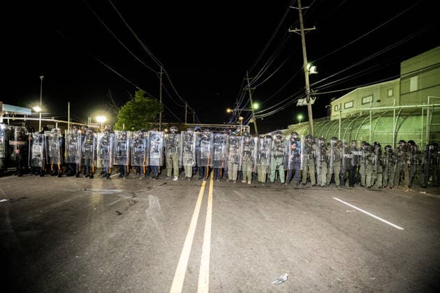 Clashes outside ICE Detention Facility in New Jersey NEW JERSEY, UNITED STATES - MAY 30: Protestors and New Jersey State Police clash outside Delaney Hall, a private prison being used as an ICE detention center, in Newark, New Jersey, United States on May 30, 2026. Delaney Hall has been the site of ongoing protests due to poor living conditions for ICE detainees. Thomas Hengge Anadolu New Jersey United States. Editorial use only. Please get in touch for any other usage.  Copyright: x2026xAnadoluxThomasxHenggex