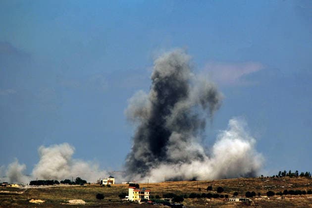 May 31, 2026, Kfar Tebniet, Kfar Tebniet, Lebanon: Smoke billows of Israeli air strikes on the southern Lebanese village of Kfar Tebniet. Israeli forces, led by the Golani Brigade, captured and flew an Israeli flag over the historic Beaufort Castle (Qalaat al-Shaqif) in southern Lebanon. The strategic hilltop fortress, which commands sweeping views of the region, was secured following intense fighting and airstrikes as Israel expanded its ground operations across the Litani river. Israeli Defense Minister Israel Katz said the army had seized the medieval fortress of Beaufort, in southern Lebanon, where it has expanded its operations against the pro-Iranian Hezbollah. Kfar Tebniet Lebanon  - ZUMAn313 20260531_zip_n313_007 Copyright: xMarwanxNaamanix