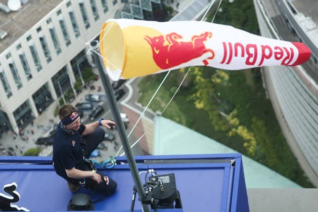 Jaan Roose crossed a highline between two tallest Polish building WARSAW, POLAND - MAY 31: Jaan Roose celebrates after he walked a highline between the Palace of Culture and Science and Varso Tower during the Red Bull Time Line in Warsaw, Poland, May 31, 2026. During the event Estonian slackliner crossed a 500-meter-long line suspended about 180 meters above the city streets between two tallest buildings in Poland. Jakub Porzycki Anadolu Warsaw Poland. Editorial use only. Please get in touch for any other usage.  Copyright: x2026xAnadoluxJakubxPorzyckix