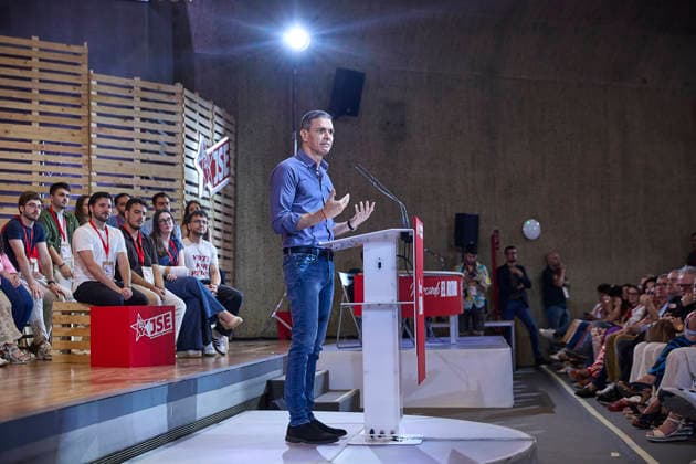 Pedro Sánchez closes the Socialist Youth Congress in Madrid The Secretary General of the PSOE and President of the Government, Pedro Sánchez, during the closing ceremony of the 27th JSE Congress, at the UGT Madrid headquarters, on May 31, 2026, in Madrid Spain This meeting with the Socialist Youth of Spain is Sánchezs first appearance at a party meeting following the latest court developments 31 MAY 2026 Jesús Hellí Madrid Madrid Madrid Spain  Copyright: xJesusxHellinx 7561892
