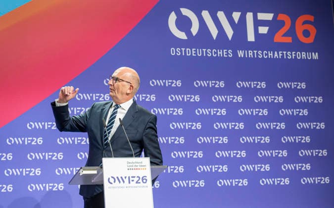 Dietmar Woidke + Elisabeth Kaiser - OWF26 EUR, Deutschland, Berlin, 31.05.2026: Dietmar Woidke (SPD), Ministerpräsident des Landes Brandenburg Elisabeth Kaiser (SPD), Staatsministerin und Beauftragte der Bundesregierung für Ostdeutschland zur Konferenz des Ostdeutschen Wirtschaftsforum unter dem Leitgedanken Eine neue (Un)Ordnung, welche Rolle spielt Deutschland und Europa im globalen Systemwettbewerb? Ostdeutschland steht dabei im Mittelpunkt als Region. Die Transformation im Gespräch zwischen Politik, Wirtschaft und Gesellschaft *** Dietmar Woidke Elisabeth Kaiser OWF26 EUR, Germany, Berlin, 31 05 2026 Dietmar Woidke SPD , Minister President of the State of Brandenburg Elisabeth Kaiser SPD , Minister of State and Federal Gove