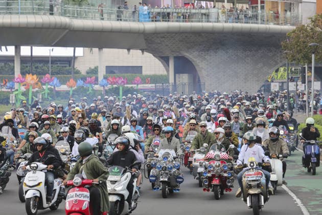 Vespa enthusiasts gather for the Jakarta Mods Mayday (JMM) 2026 Festival in Indonesia JAKARTA, INDONESIA - MAY 31: Thousands of Vespa enthusiasts from around the world gather for Jakarta Mods Mayday (JMM) 2026, an annual event that unites scooter lovers in Jakarta, Indonesia on May 31, 2026. Organized by Warriors Jakarta Production, the event drew an estimated 5,000 participants who joined a convoy through the capital’s major streets. More than a celebration of scooter culture, JMM 2026 is expected to contribute positively to Jakarta’s tourism and creative economy. Indonesia has long been home to one of the largest Vespa communities in Southeast Asia, with deep roots dating back to the 1960s. Vespa clubs thrive in nearly every province, ser  Copyright: x2026xAnadoluxAgoesxRudiantox