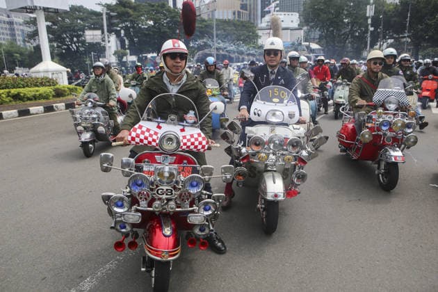 Vespa enthusiasts gather for the Jakarta Mods Mayday (JMM) 2026 Festival in Indonesia JAKARTA, INDONESIA - MAY 31: Thousands of Vespa enthusiasts from around the world gather for Jakarta Mods Mayday (JMM) 2026, an annual event that unites scooter lovers in Jakarta, Indonesia on May 31, 2026. Organized by Warriors Jakarta Production, the event drew an estimated 5,000 participants who joined a convoy through the capital’s major streets. More than a celebration of scooter culture, JMM 2026 is expected to contribute positively to Jakarta’s tourism and creative economy. Indonesia has long been home to one of the largest Vespa communities in Southeast Asia, with deep roots dating back to the 1960s. Vespa clubs thrive in nearly every province, ser  Copyright: x2026xAnadoluxAgoesxRudiantox