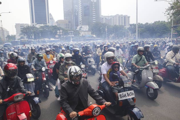 Vespa enthusiasts gather for the Jakarta Mods Mayday (JMM) 2026 Festival in Indonesia JAKARTA, INDONESIA - MAY 31: Thousands of Vespa enthusiasts from around the world gather for Jakarta Mods Mayday (JMM) 2026, an annual event that unites scooter lovers in Jakarta, Indonesia on May 31, 2026. Organized by Warriors Jakarta Production, the event drew an estimated 5,000 participants who joined a convoy through the capital’s major streets. More than a celebration of scooter culture, JMM 2026 is expected to contribute positively to Jakarta’s tourism and creative economy. Indonesia has long been home to one of the largest Vespa communities in Southeast Asia, with deep roots dating back to the 1960s. Vespa clubs thrive in nearly every province, ser  Copyright: x2026xAnadoluxAgoesxRudiantox