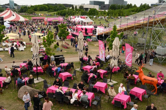 Vilnius hosts fourth edition of Pink Soup Fest VILNIUS, LITHUANIA - MAY 31: Visitors attend the fourth edition of the Pink Soup Fest, with the event running for three days for the first time in Vilnius, Lithuania, on May 31, 2026. Organizers say the festival drew more than 93,000 visitors last year, and this year’s program includes food, performances and public events across the city center. Yauhen Yerchak Anadolu Vilnius Lithuania. Editorial use only. Please get in touch for any other usage.  Copyright: x2026xAnadoluxYauhenxYerchakx