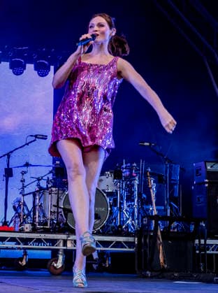Wychwood Festival 2026 sophie ellis bextor performing at Wychwood Festival,Cheltenham Racecourse, Credit:x Brian Jordan - B2820 Avalon uk  Copyright: xxx xBrianxJordanx-xB2820x xAvalonx 1106933610