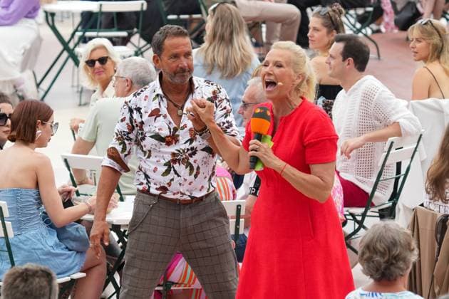 ZDF-Fernsehgarten 2026. Andrea (Kiwi) Kiewel und Markus Schöffl im ZDF Fernsehgarten mit dem Motto Bingo-Party am 31.05.2026 in Mainz. Mainz ZDF Fernsehgarten Rheinland-Pfalz *** ZDF Fernsehgarten 2026 Andrea Kiwi Kiewel and Markus Schöffl in the ZDF Fernsehgarten with the motto Bingo Party on 31 05 2026 in Mainz Mainz ZDF Fernsehgarten Rheinland Pfalz