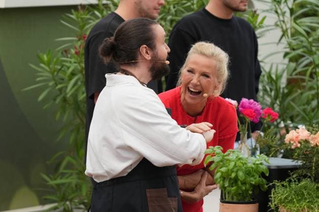 ZDF-Fernsehgarten 2026. Andrea (Kiwi) Kiewel und Sturmwaffel (Frederic Fieger-Viehof) im ZDF Fernsehgarten mit dem Motto Bingo Party am 31.05.2026 in Mainz. Mainz ZDF Fernsehgarten Rheinland-Pfalz *** ZDF Fernsehgarten 2026 Andrea Kiwi Kiewel and Sturmwaffel Frederic Fieger Viehof in the ZDF Fernsehgarten with the motto Bingo Party on 31 05 2026 in Mainz Mainz ZDF Fernsehgarten Rheinland Pfalz