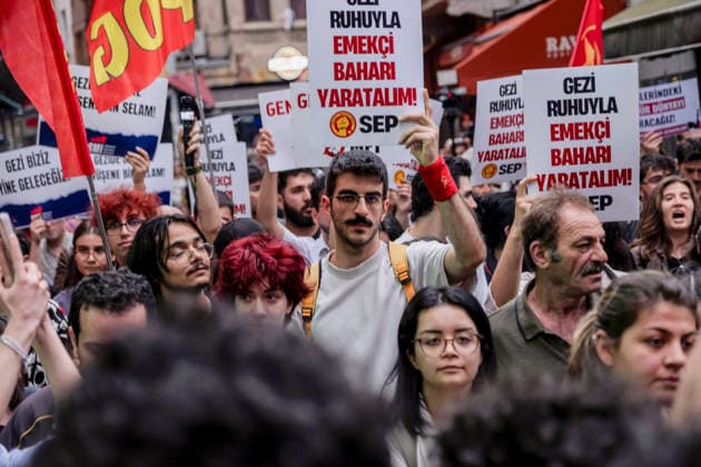 Gezi Anniversary Rally in Istanbul Demonstrators hold placards and chant slogans during a rally marking the 13th anniversary of the Gezi Park protests in Istanbul, Turkey on May 31, 2026. Citizens gathered in Istanbul to commemorate those who died during the 2013 Gezi Park protests, which evolved into nationwide anti-government demonstrations. Istanbul Istanbul Turkey Copyright: xTolgaxSezginx
